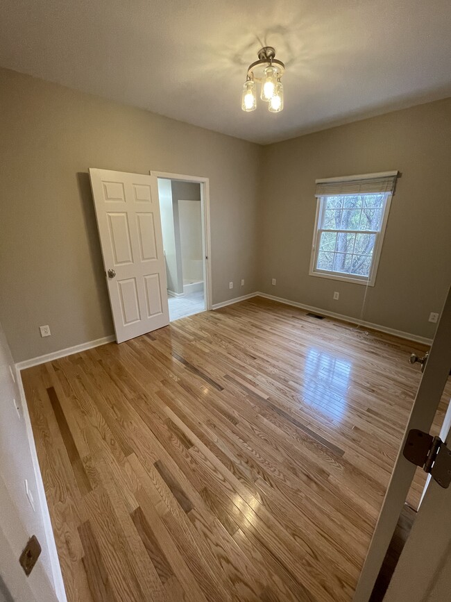 Bedroom down stairs - 33 Cherokee Ridge Ct
