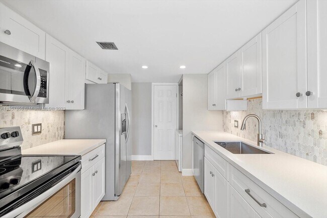 Building Photo - 9046 SW 159th Terrace