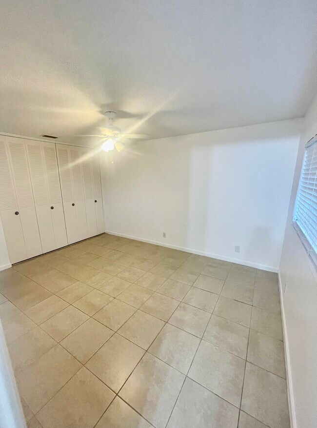 Foto del edificio - 2521 Emory Dr W