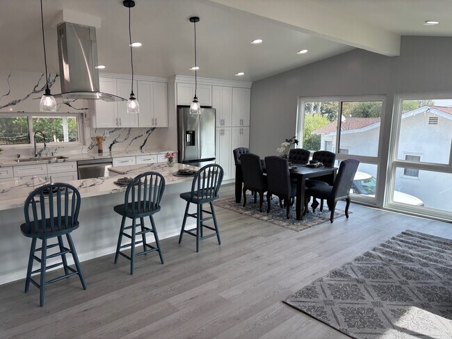 Building Photo - 19 Gaucho Dr