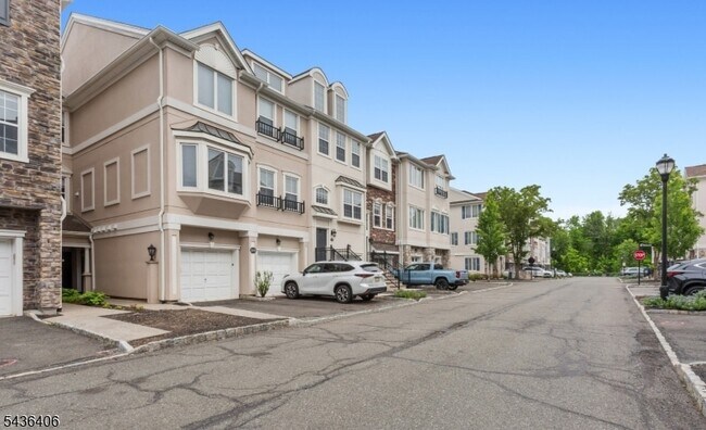 Building Photo - 28 Devonshire Dr