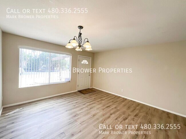 Building Photo - 224 E Geneva Dr