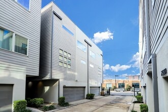 Building Photo - 2356 Commerce St