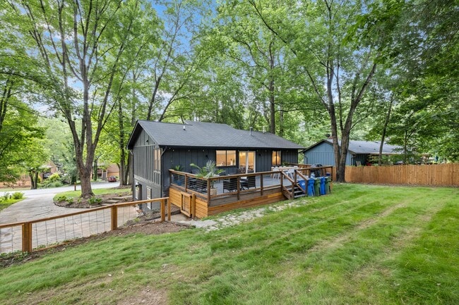 Building Photo - 14 Wildwood Cir