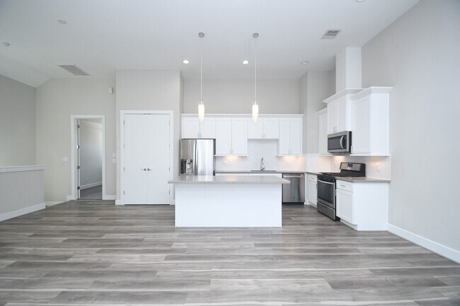 Foto del edificio - 5904 Gardendale Dr