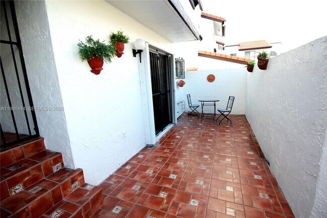 Foto del edificio - 1221 SW 124th Ct