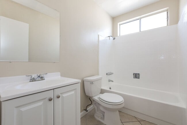 Interior Photo - Saticoy