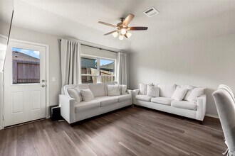 Building Photo - 25483 Carnation Ct