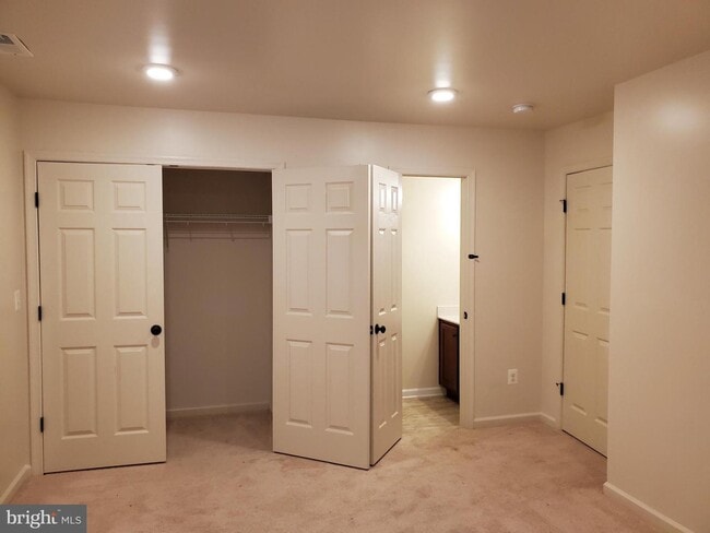 Building Photo - 2239 Mallard Landing Dr