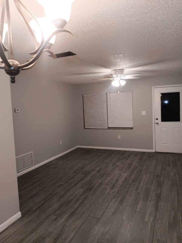 Foto del edificio - 802 Maple Ave