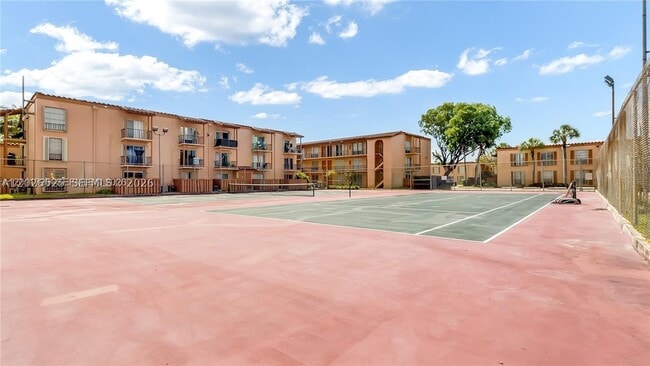 Building Photo - 7200 Fairway Dr