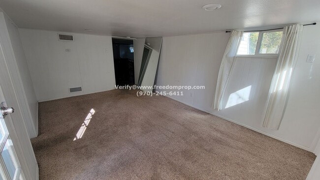 Building Photo - Belford Ave 360 (f)