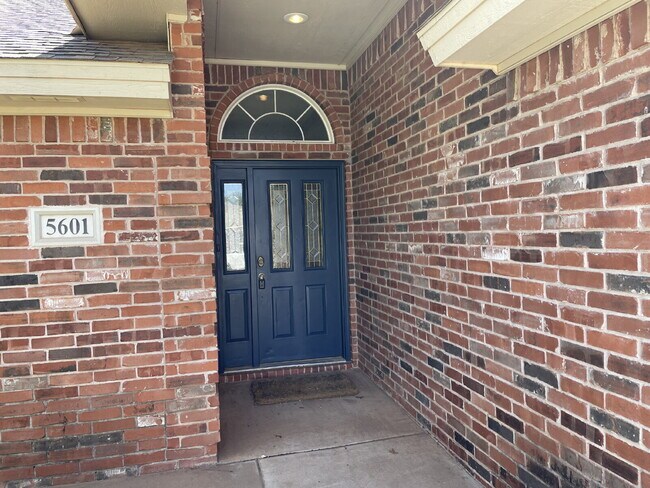 Foto del edificio - 5601 100th St