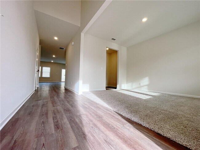 Foto del edificio - 6003 Hickory Crk Ct
