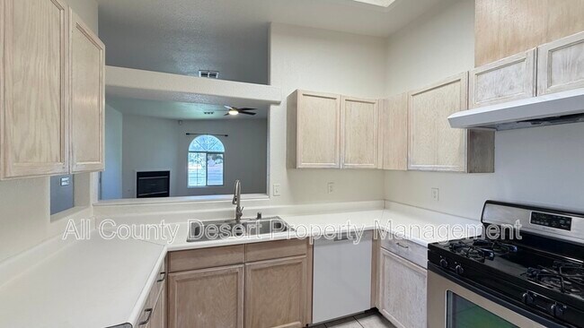 Foto del edificio - 28260 Landau Blvd