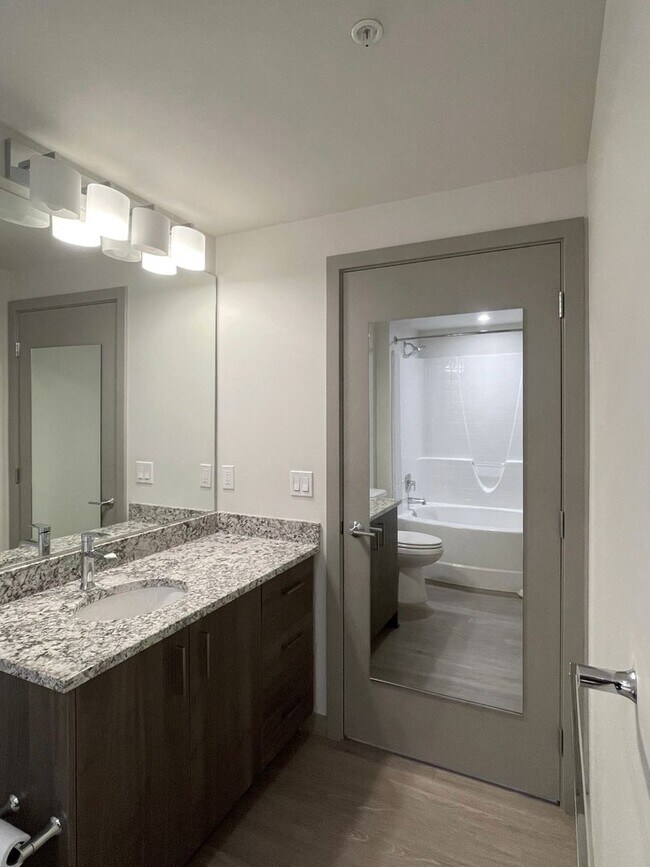 Lexington Apartments 1050 James St Seattle, WA