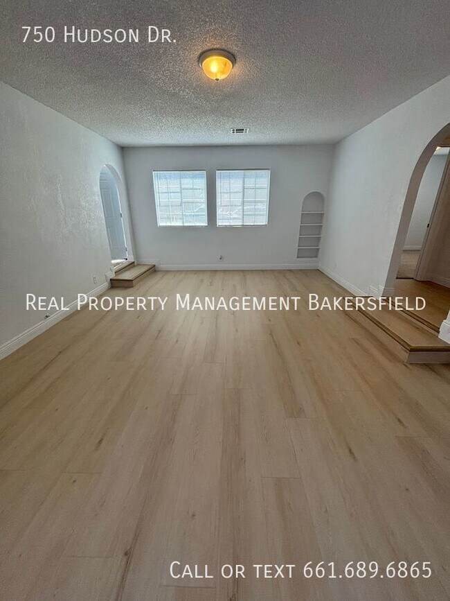 Building Photo - 750 Hudson Dr