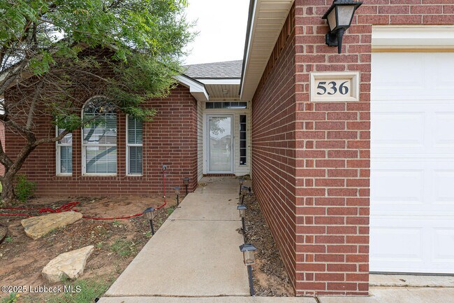 Foto del edificio - 536 N Kirby Ave