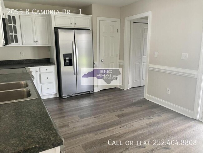 Foto del edificio - 2055B Cambria Dr