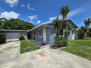Building Photo - 6317 SW 18th St