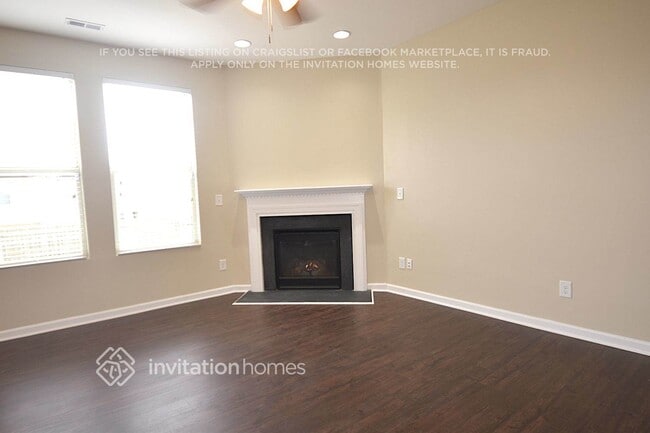 Building Photo - 1432 Ujamaa Dr