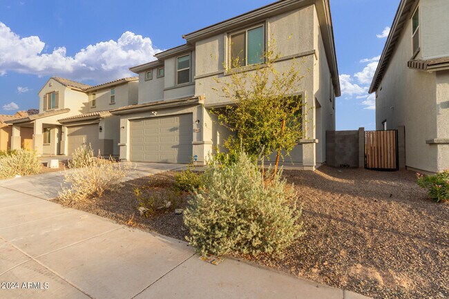 Foto del edificio - 10633 W Wood St