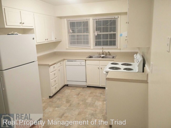 Building Photo - 3 br, 1.5 bath House - 2804 Lamroc Road
