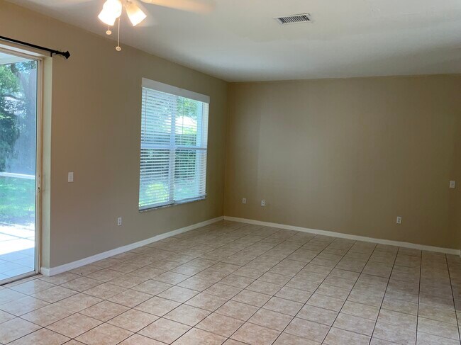 Building Photo - 2804 Spring Meadow Dr