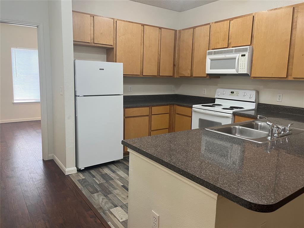 Building Photo - 2200 Classen Blvd