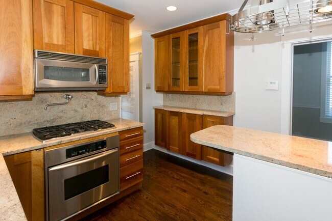 Foto del edificio - 3620 N Bosworth Ave