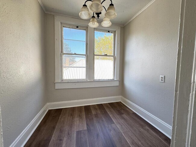 Foto del edificio - 836 S Broadway Ave