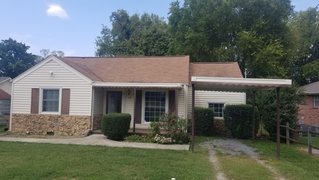 Primary Photo - 905 Malquin Dr