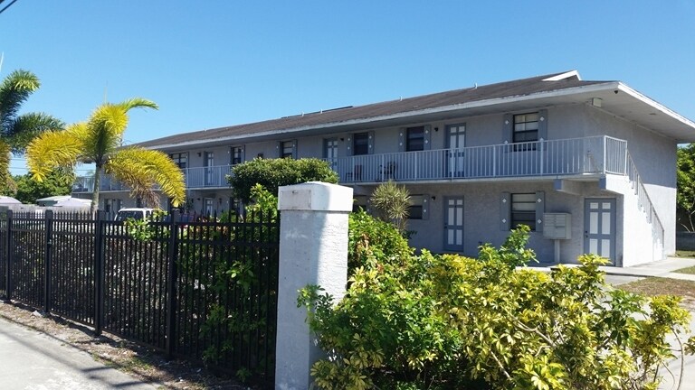 Building Photo - 2015 Avenue D