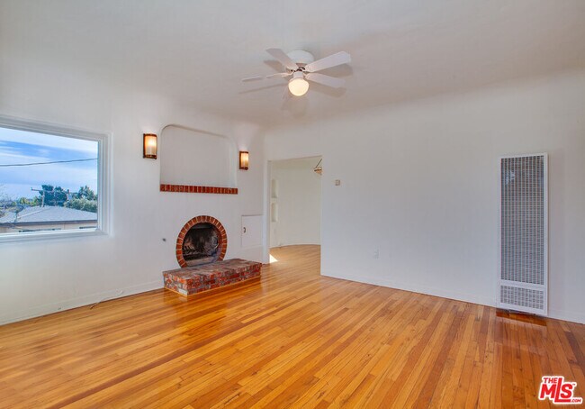 Building Photo - 2534 7th St