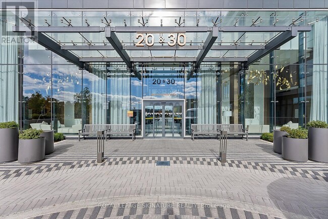 Building Photo - 30 Inn On The Pk Dr