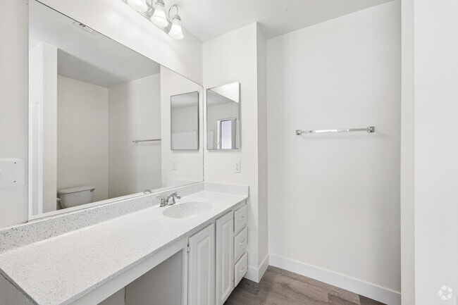 2BR, 2.5BA - 1,400SF - Primary Bathroom - Townhome Villas