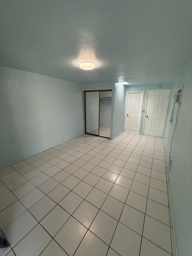 Foto del edificio - 5977 Dwight St