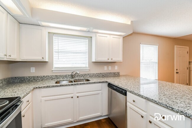 Foto del edificio - 8468 Pikes Peak Dr N