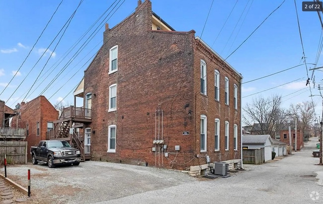 Building Photo - 2211 Menard St