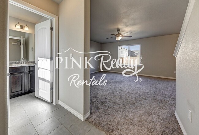 Foto del edificio - 10832 Yuba Dr