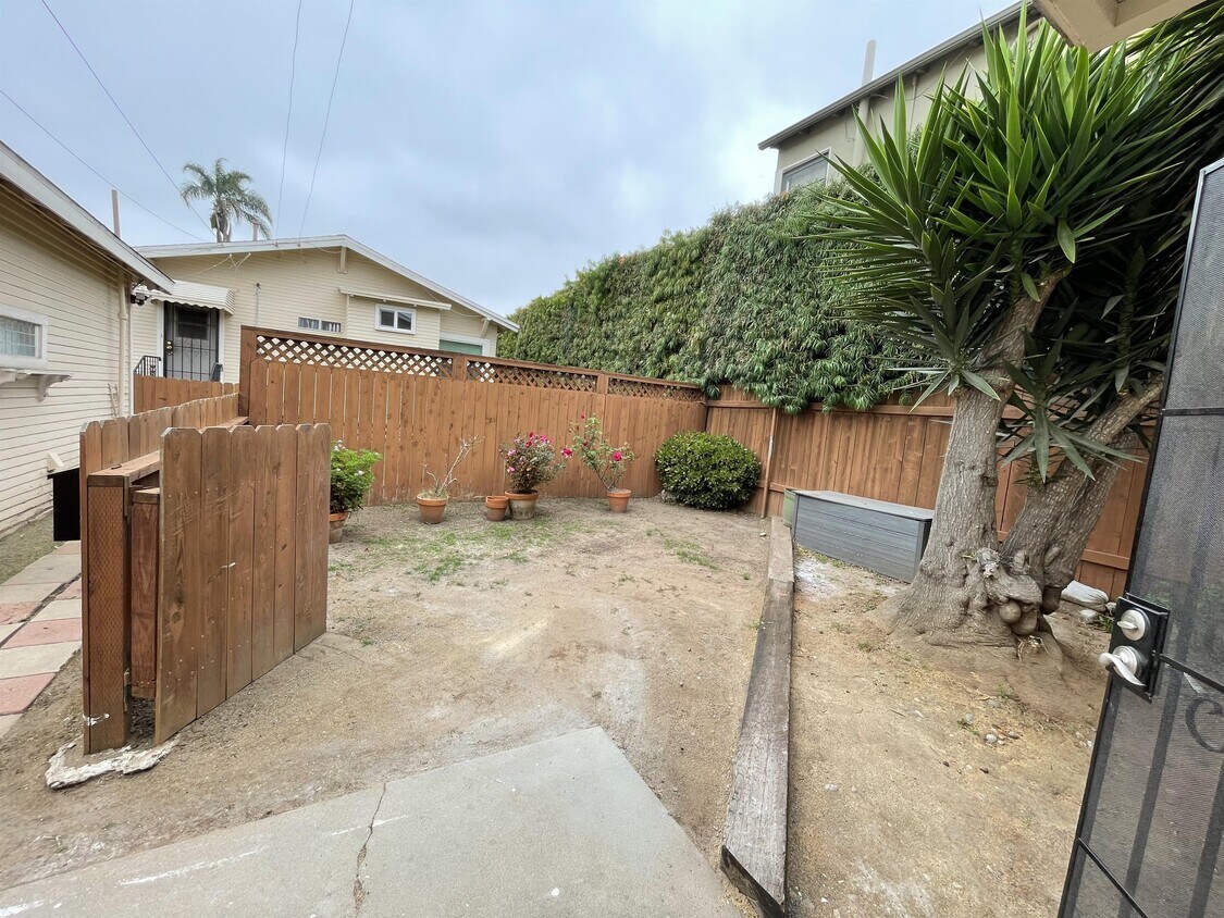Foto principal - 3037.5 Juniper St