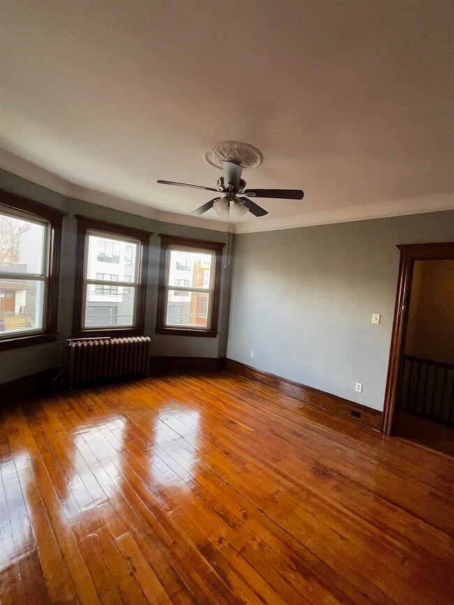 Building Photo - 135 Sherman Pl