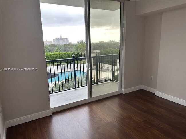 Foto del edificio - 4100 Salzedo St