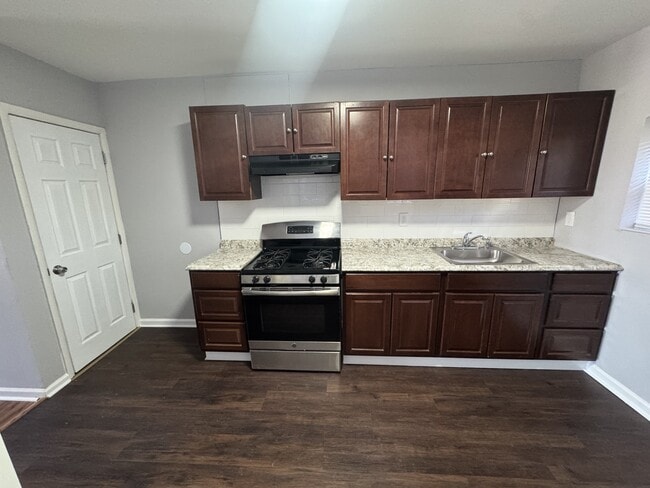 Foto del edificio - 5150 Wakefield St