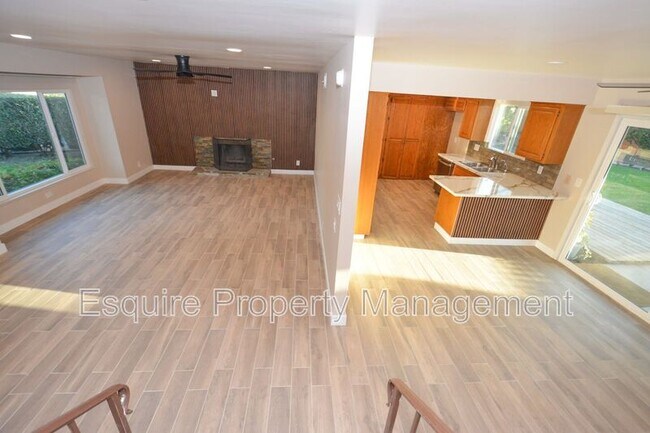 Foto del edificio - 729 Mardigras Ct