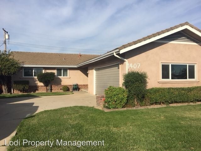 Building Photo - 1407 Mariposa Way