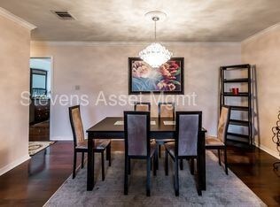 Building Photo - *MOVE-IN SPECIAL 1/2 OFF FIRST MONTHS RENT!!!