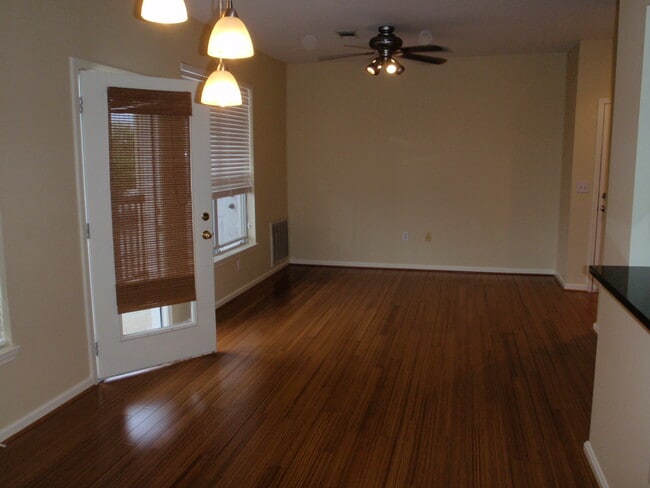 Building Photo - 724 North Street