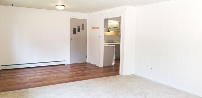 Foto del edificio - 302 Pleasant St