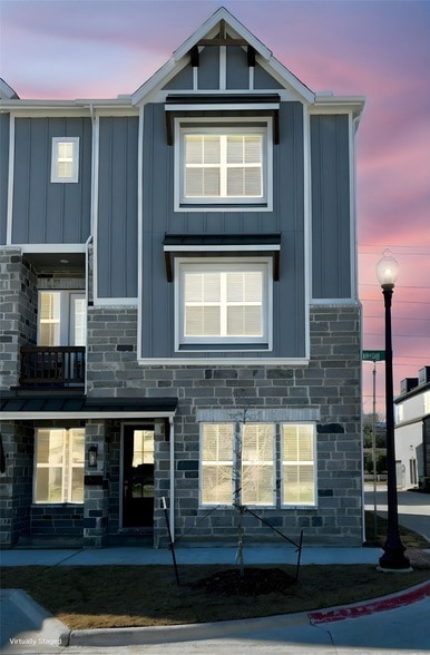 Building Photo - 833 Concan Dr